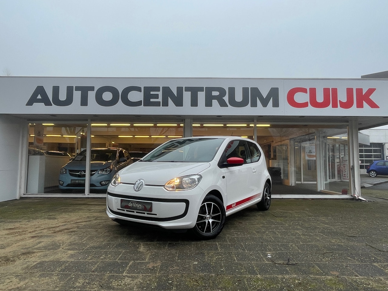 Volkswagen Up! - 1.0 move up! BlueMotion Tomtom, Airco - AutoWereld.nl