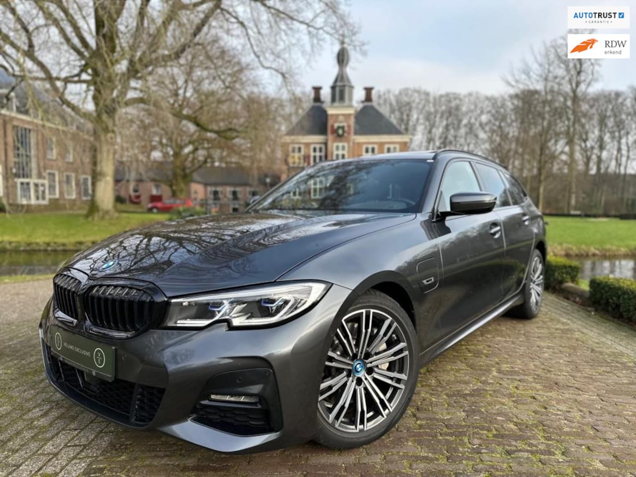 BMW 3-serie Touring - 330e M Sport | Pano | Laser | HUD | ACC | Dealer Onderhouden | - AutoWereld.nl