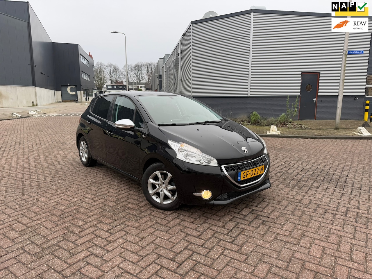 Peugeot 208 - 1.2 PureTech Style AUTOMAAT NAVI Volledig onderhouden - AutoWereld.nl