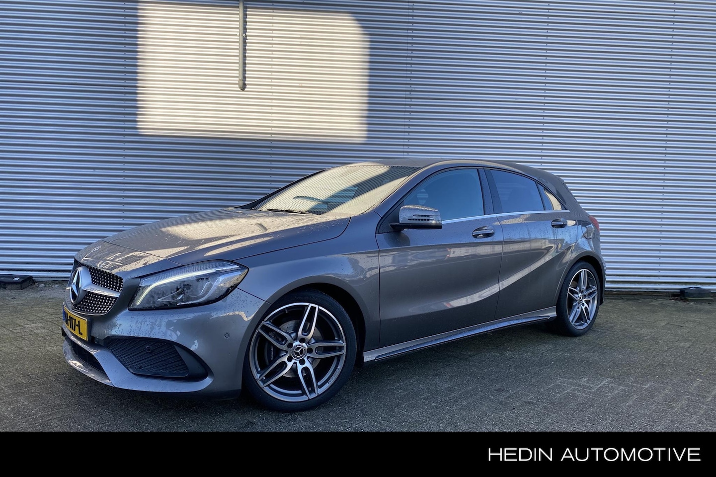 Mercedes-Benz A-klasse - A 180 AMG Line | Ambition Pakket | Parkpilot | LED | Navigatie | Trekhaak | Zitcomfortpakk - AutoWereld.nl