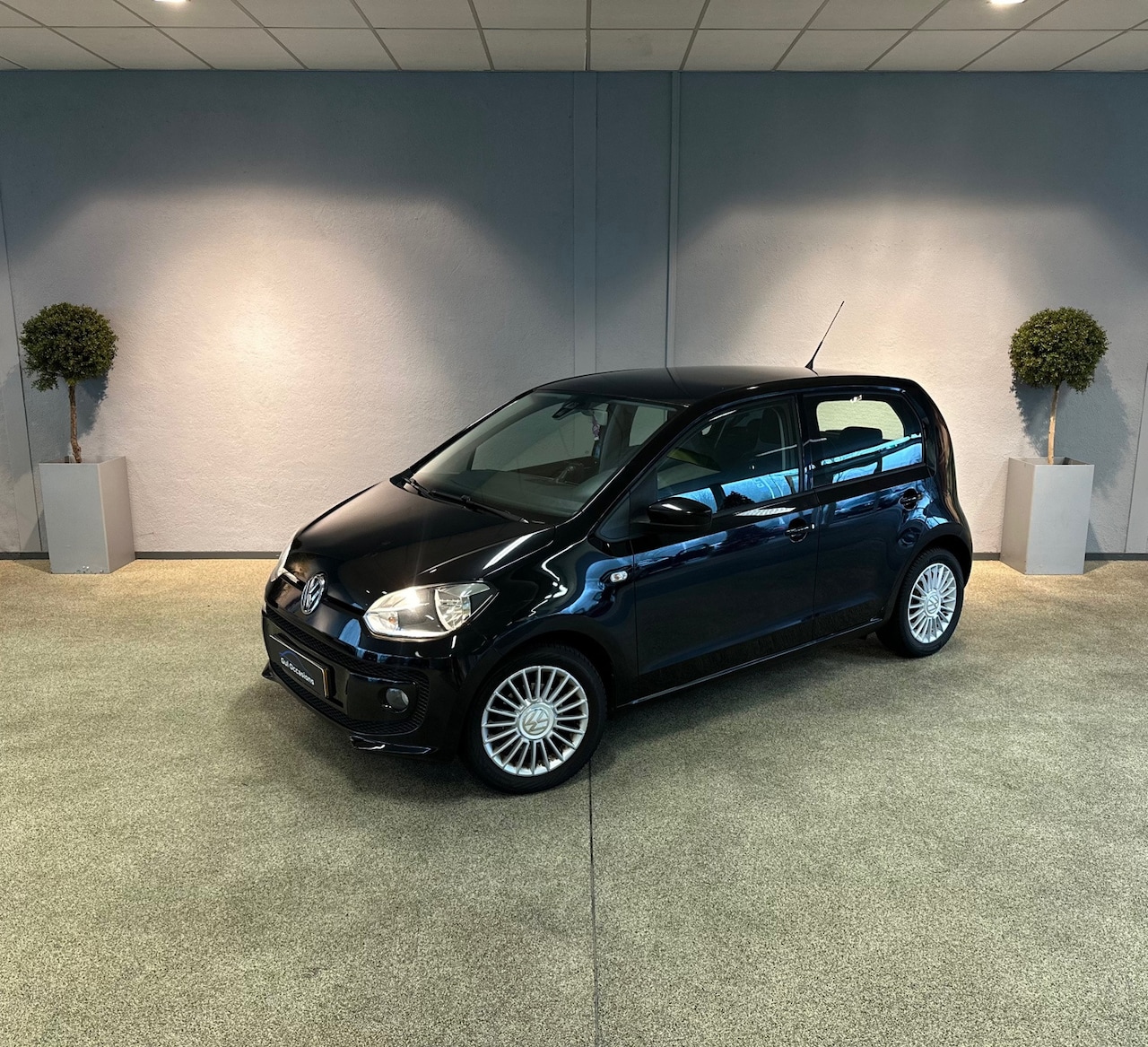 Volkswagen Up! - 1.0 high up! BlueMotion - 5DRS - Navi - Bluetooth - AutoWereld.nl