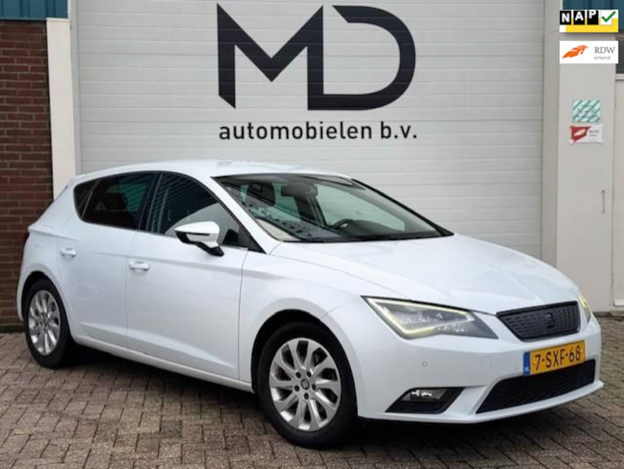 Seat Leon - 1.6 TDI Limited Edition II /LED/Leder/Navi/Cruise - AutoWereld.nl