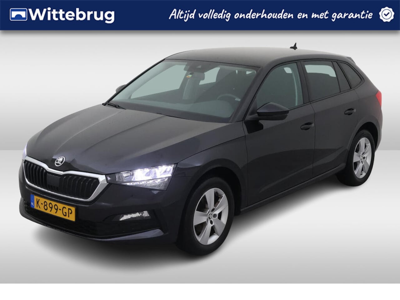 Skoda Scala - 1.0 TSI Ambition App-connect / Parkeersensoren / Bluetooth / LED / Airco / Cruise control - AutoWereld.nl