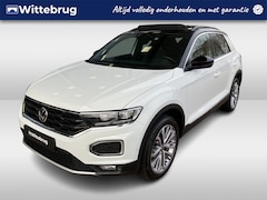 Volkswagen T-Roc - 1.5 TSI Style / DSG / 18 Inch / Virtual Cockpit / Panorama dak / Zwart dak / 12 Maanden Ga