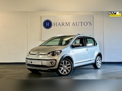 Volkswagen Up! - 1.0 cross up BlueMotion 75pk Navigatie / Stoelverwarming