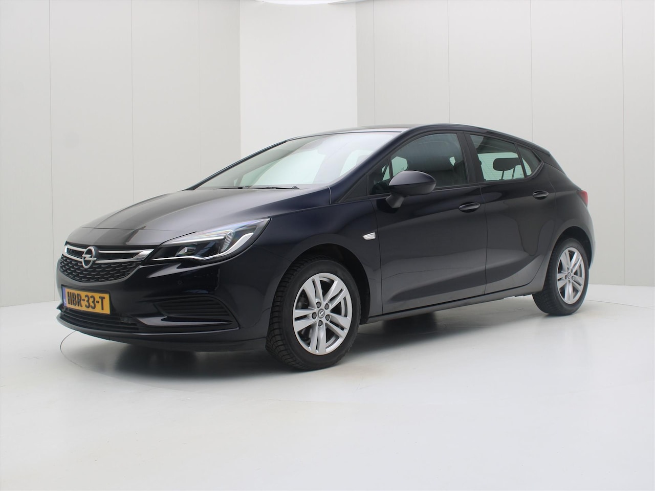 Opel Astra - 1.0 Turbo 105pk Start/Stop Business Edition [ CARPLAY+NAVIGATIE+PDC+CRUISE+AIRCO+LMV ] - AutoWereld.nl