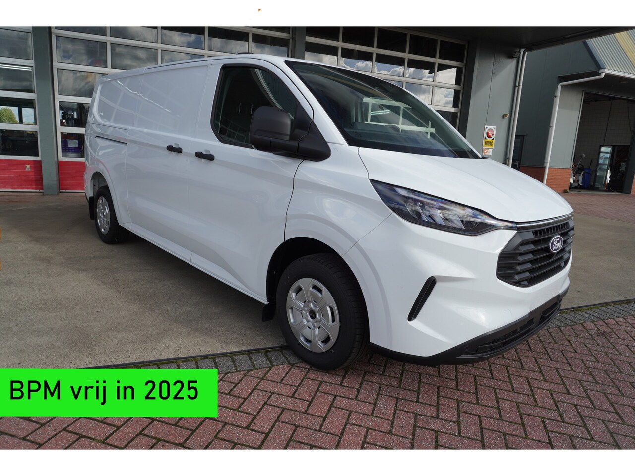 Ford Transit Custom - 320L 2.0 TDCI 136PK L2H1 Trend Achterklep Schuifdeur L / R Nr. V010 | Airco | Cruise | Cam - AutoWereld.nl