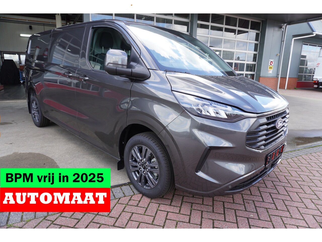 Ford Transit Custom - 320L 2.0 TDCI 170PK L2H1 Limited Automaat Nr. V083 | Adap.Cruise | Airco | Navi | Camera - AutoWereld.nl