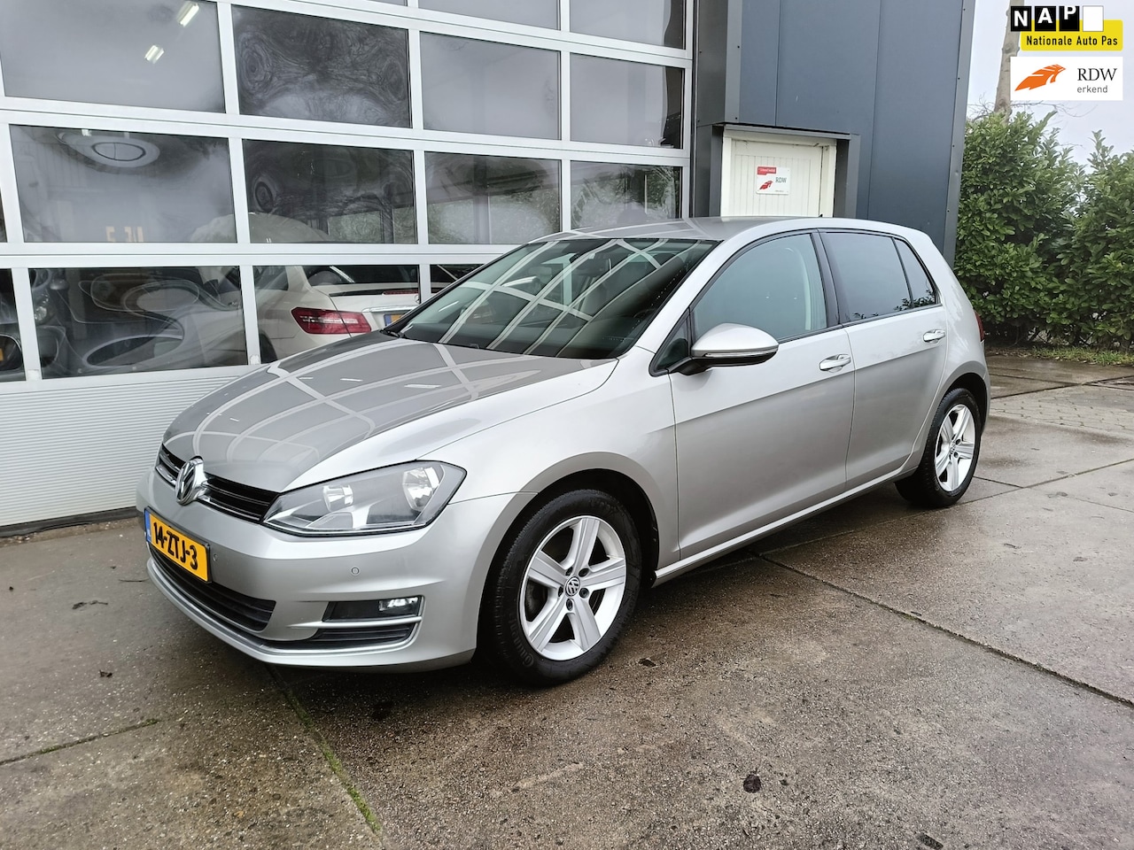 Volkswagen Golf - 1.2 TSI Highline automaat - AutoWereld.nl