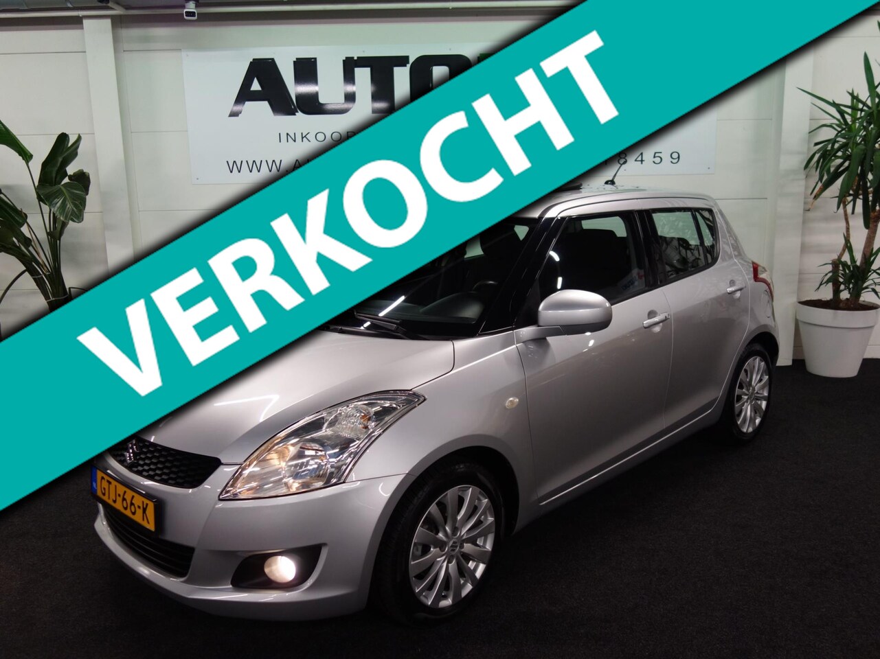 Suzuki Swift - 1.2 Exclusive | Panoramadak |*Carplay | Trekhaak | Full options - AutoWereld.nl