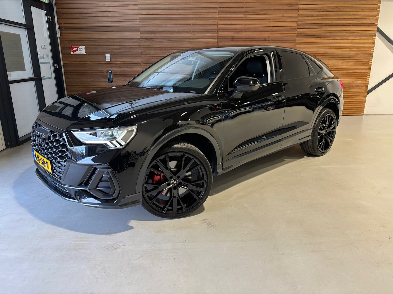 Audi Q3 Sportback - 45 TFSI e S Line Black Edition | BTW | Matrix Led | Virtual | 21inch | Dealer onderhouden - AutoWereld.nl