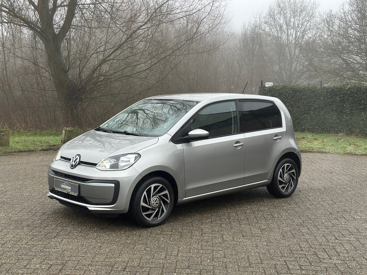 Volkswagen Up! - 1.0 BMT move up! 1E EIG I MOOIE VELGEN I UNIEKE KM I NWE APK - AutoWereld.nl