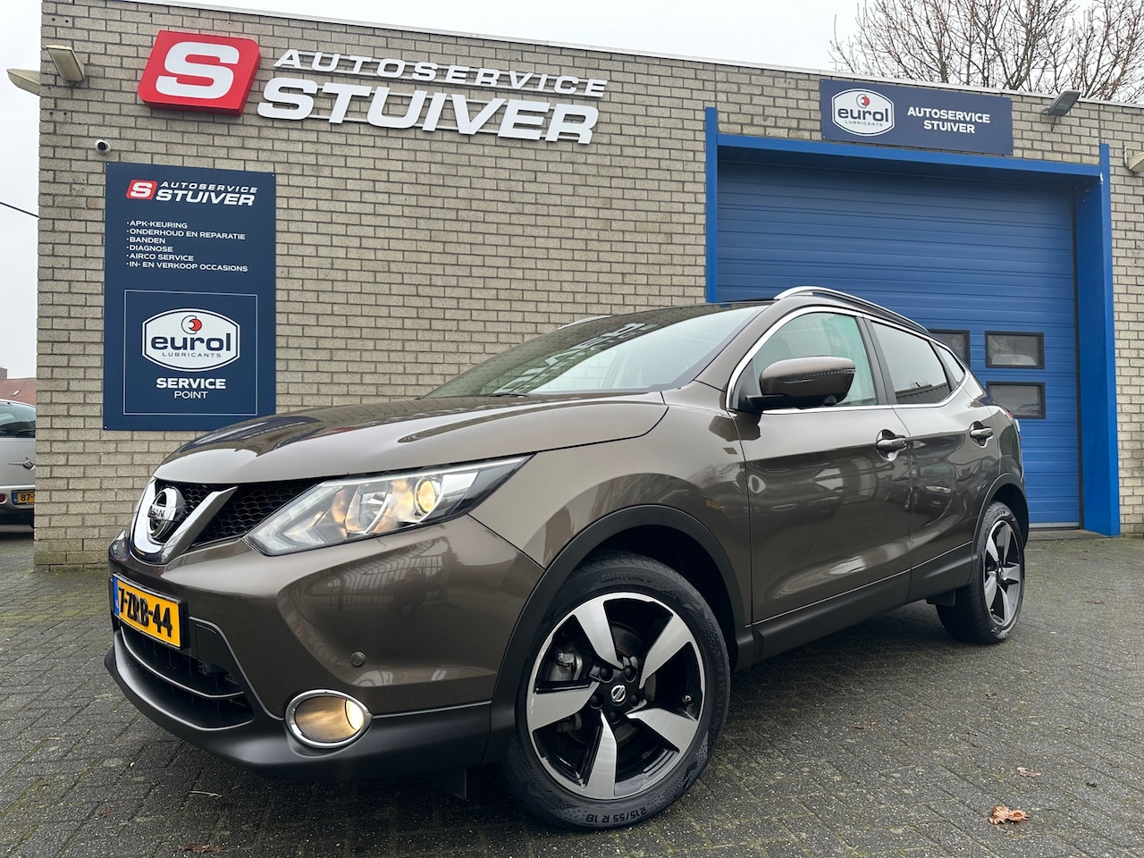 Nissan Qashqai - 1.2 Connect Edition AUTOMAAT 360 CAMARA TREKHAAK - AutoWereld.nl