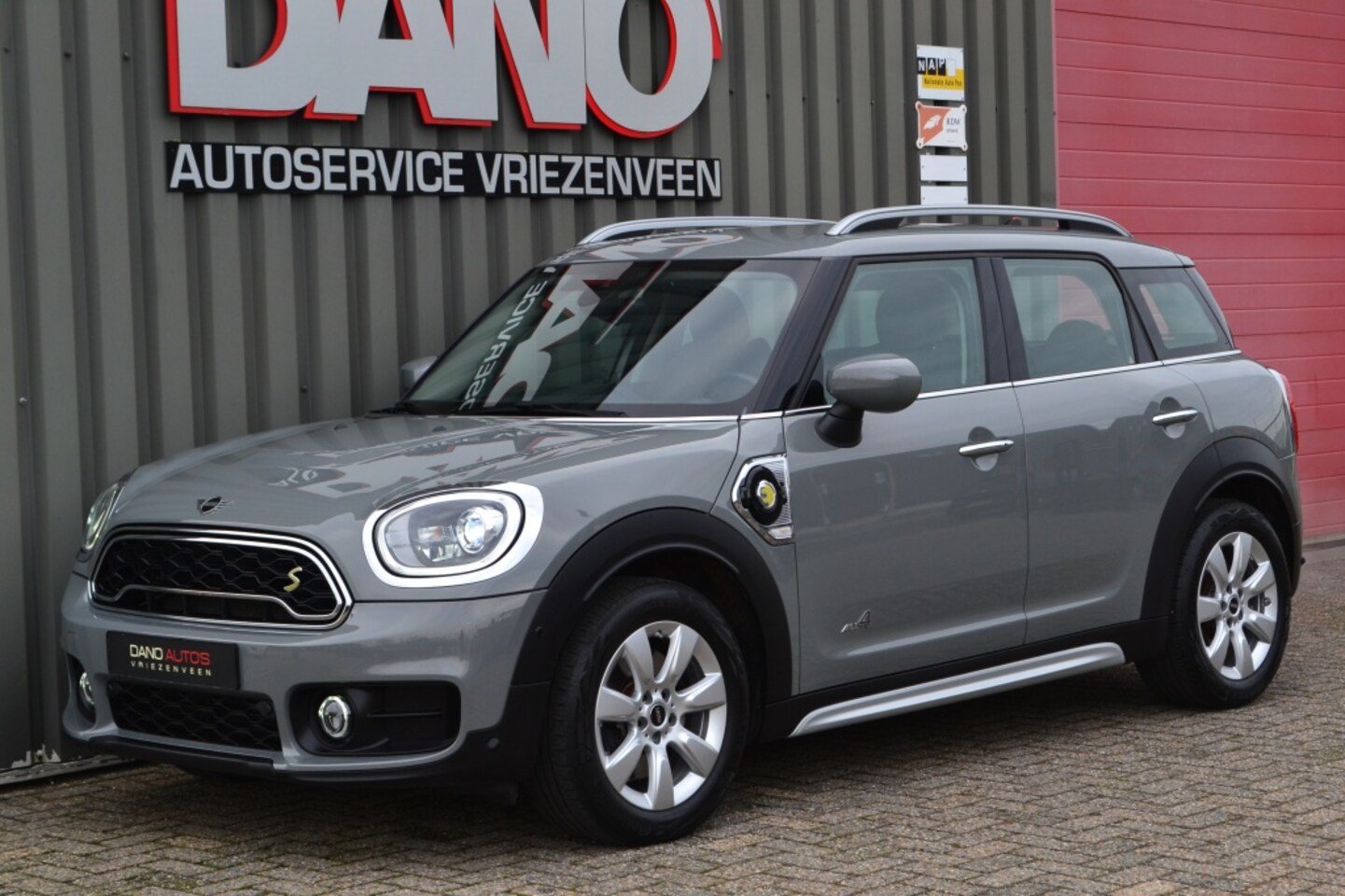 MINI Countryman - Mini 2.0 Cooper S E ALL4 LED/Navi/Camera/NAP - AutoWereld.nl