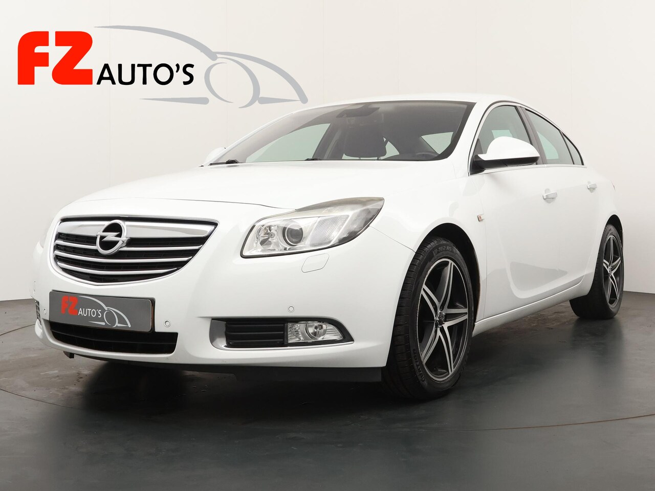 Opel Insignia - 5drs 2.0 T Edition 4x4 220PK Navigatie|Cruise controle| Airco - AutoWereld.nl