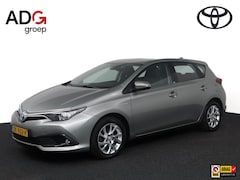 Toyota Auris - 1.8 Hybrid Executive | Navigatie | Stoelverwarming | Trekhaak |