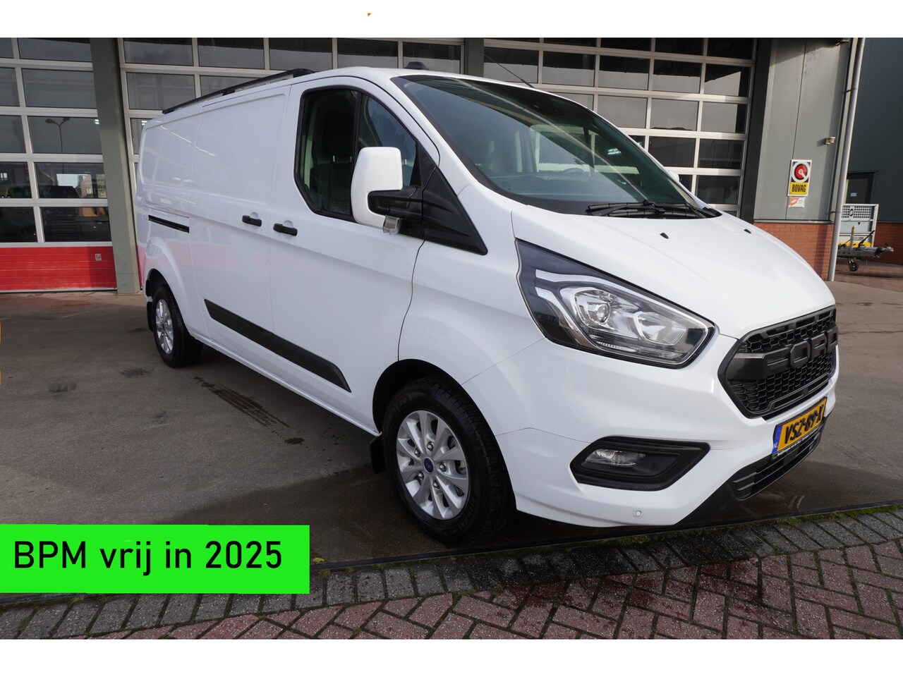 Ford Transit Custom - 300L 2.0 TDCI 130PK L2H1 Trend Raptor Edition Nr. V114 | Airco | Cruise | Camera | Trekhaa - AutoWereld.nl