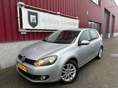 Volkswagen Golf - 1.2 TSI Highline BlueMotion // Clima // Navi // 162 DKM NAP