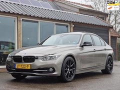 BMW 3-serie - 330e ///M (Schuifdak / Leder / Sportstoelen / Navigatie / 19" / Camera / PDC / NAP/ Nederl