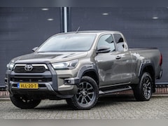 Toyota HiLux - 2.8 D-4D 204Pk Aut. | Xtra Cab | Invincible | 2-Persoons | Rollertop | Trekhaak | 18''