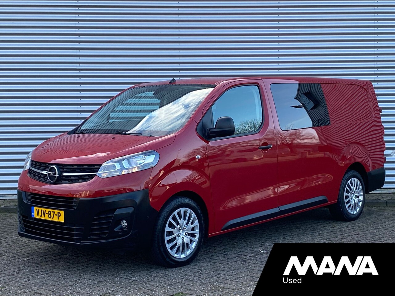 Opel Vivaro - 2.0 CDTI L3H1 DC Edition Airco Cruise-Control Bluetooth Trekhaak Sensoren 12V Dodehoek-Ass - AutoWereld.nl