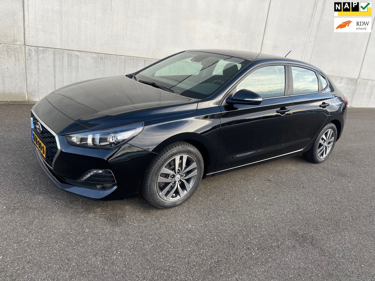 Hyundai i30 Fastback - 1.0 T-GDI Comfort 1.0 T-GDI Comfort - AutoWereld.nl