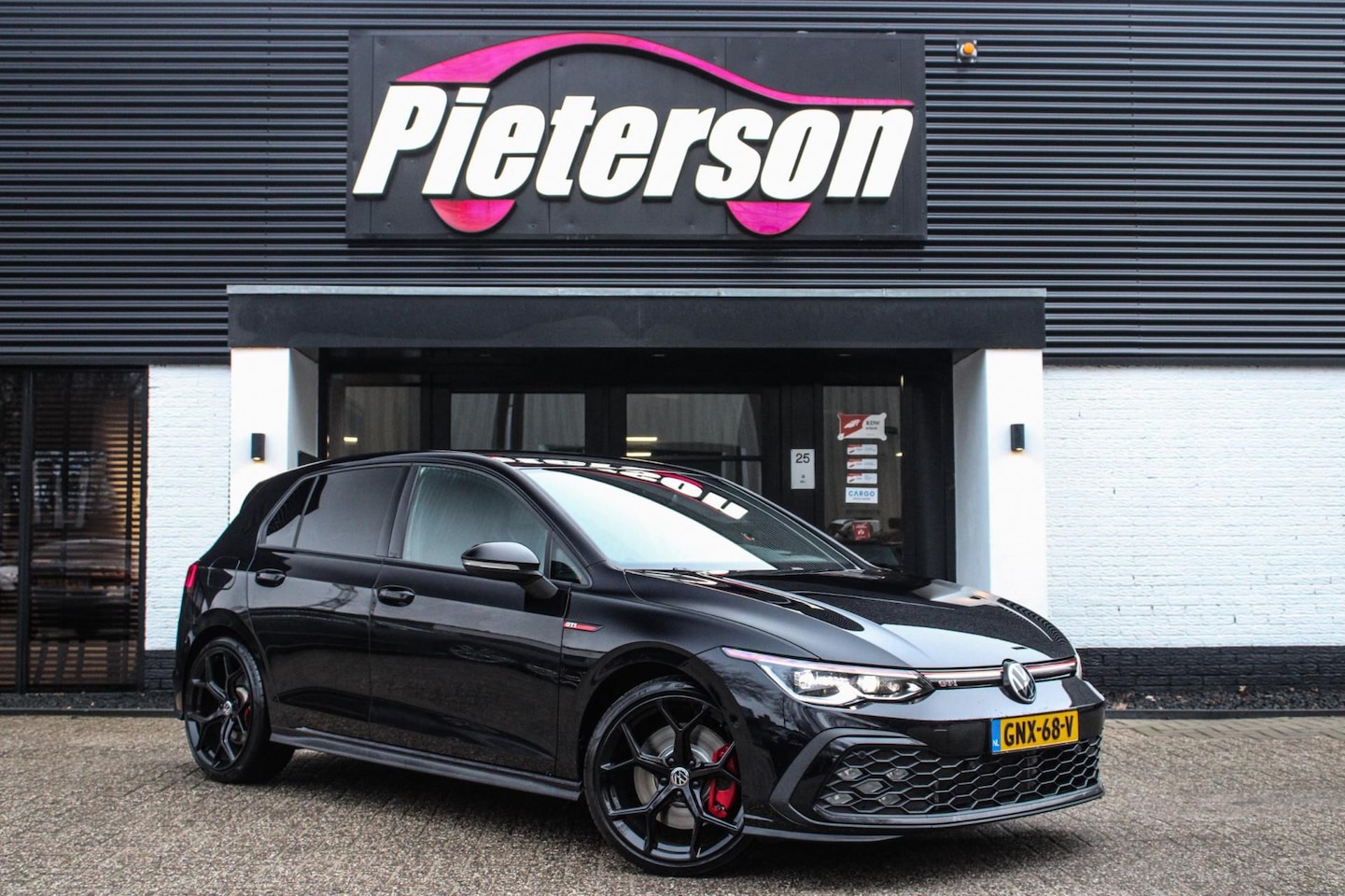 Volkswagen Golf - 2.0 TSI GTI CAMERA ACC HUD SFEERVERLICHTING - AutoWereld.nl