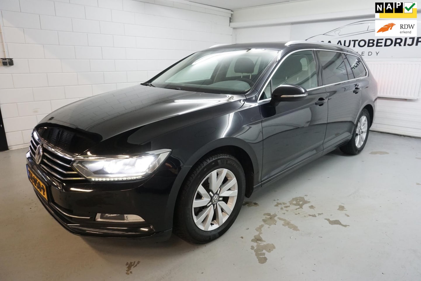 Volkswagen Passat Variant - 1.6 TDI Connected Series /EXPORT PRIJS €7350 - AutoWereld.nl