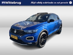 Volkswagen T-Roc - 1.5 TSI Sport / AUTOMAAT/ TREKHAAK/ PANO/ CAMERA/ PARK. SENSOREN/ LED/ DODE HOEK/ DIGITAL