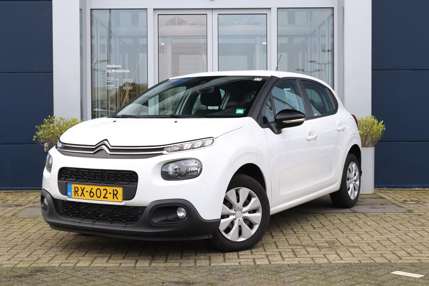 Citroën C3 - 1.2 PureTech Feel 105g Navigatie | Climate | PDC | Carplay | Cruise | Bluetooth - AutoWereld.nl