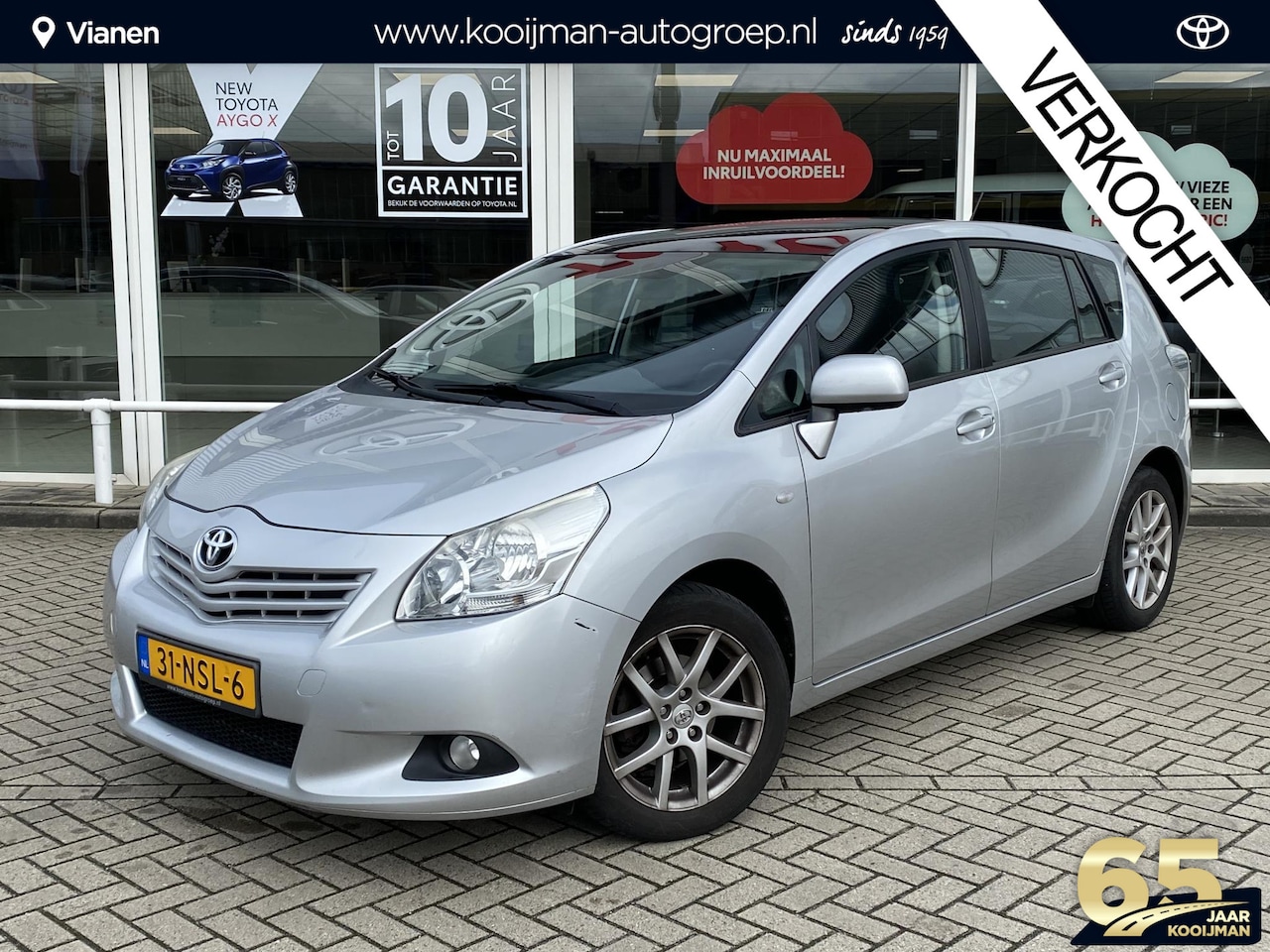 Toyota Verso - 1.8 VVT-i Business | Mét Panoramadak | Achteruitrij camera | Centrale deurvergrendeling me - AutoWereld.nl