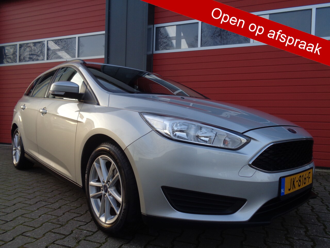 Ford Focus Wagon - 1.0 Trend 101PK Clima Cruise Navi Trekkaak LMV NL-Auto - AutoWereld.nl