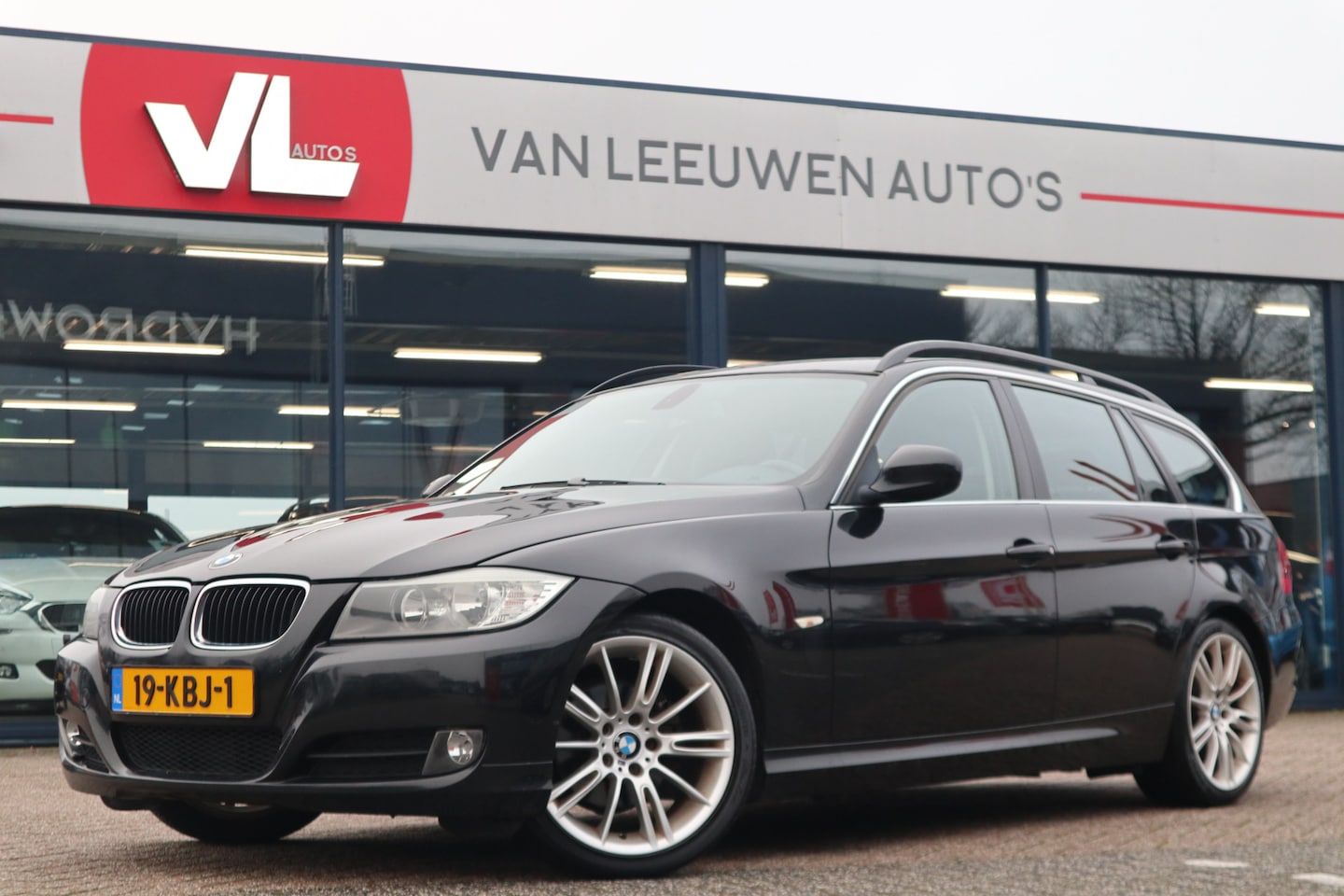 BMW 3-serie Touring - 318i Business Line | Trekhaak | Navi | Cruise - AutoWereld.nl