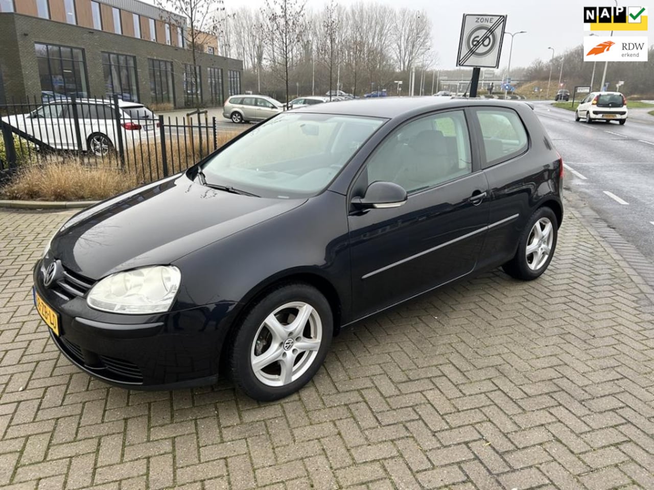 Volkswagen Golf - 1.4 Optive 4 2008! AIRCO! NWE APK! - AutoWereld.nl