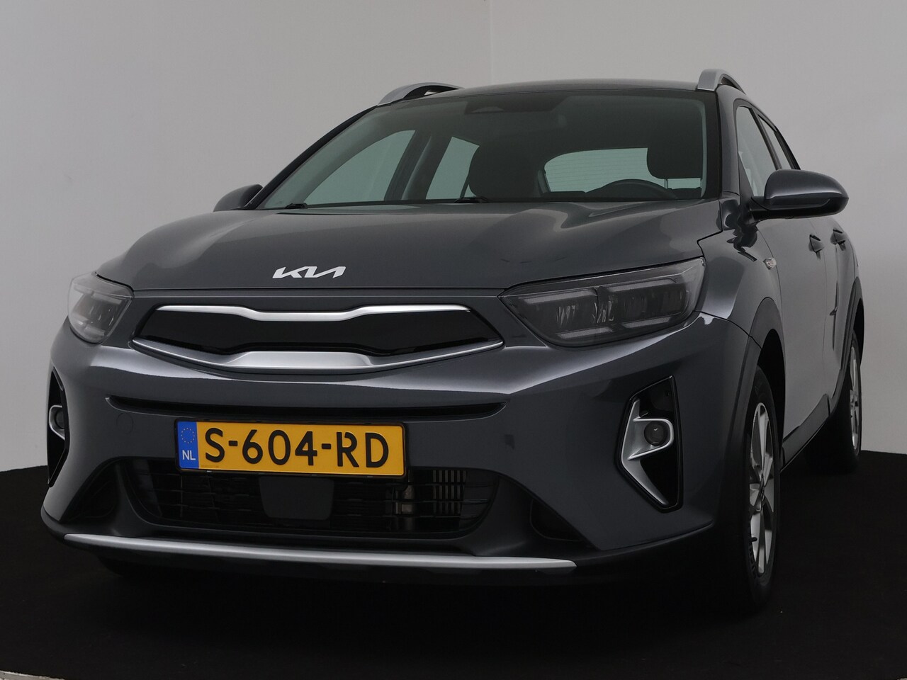 Kia Stonic - 1.0 T-GDi MHEV DynamicLine | Camera | LM velgen | Airco | Apple Car Play | Achteruitrijcam - AutoWereld.nl