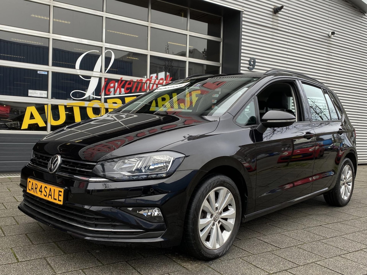 Volkswagen Golf Sportsvan - 1.0 TSI Comfortline - AUTOMAAT I Navigatie I Airco I PDC/ Achteruitrij camera I Sport velg - AutoWereld.nl