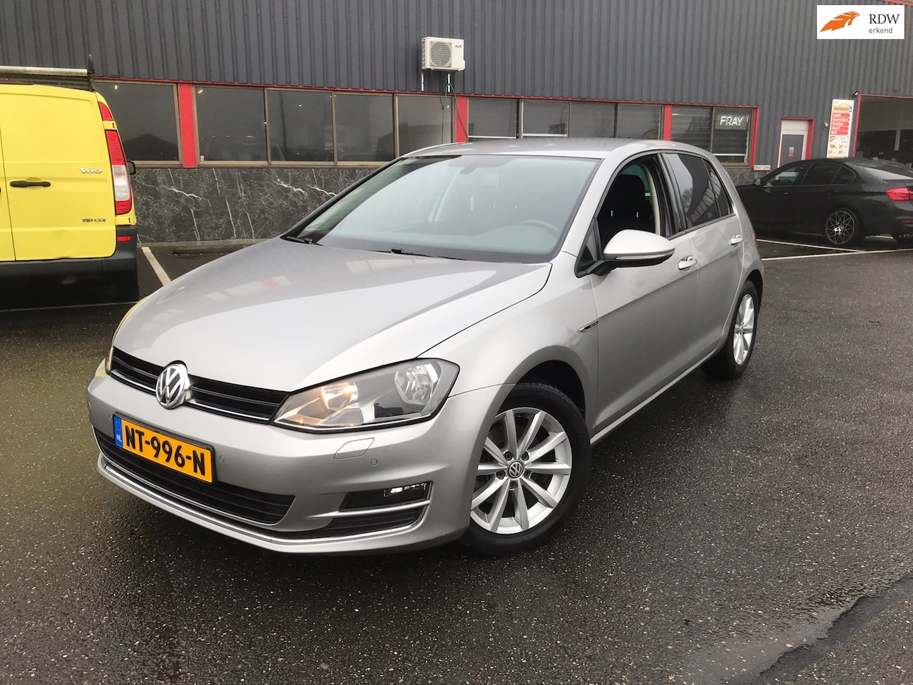 Volkswagen Golf - 1.6 TDI Business Edition R / DSG AUTOMAAT / SP VLG / OHB / NAVI / - AutoWereld.nl