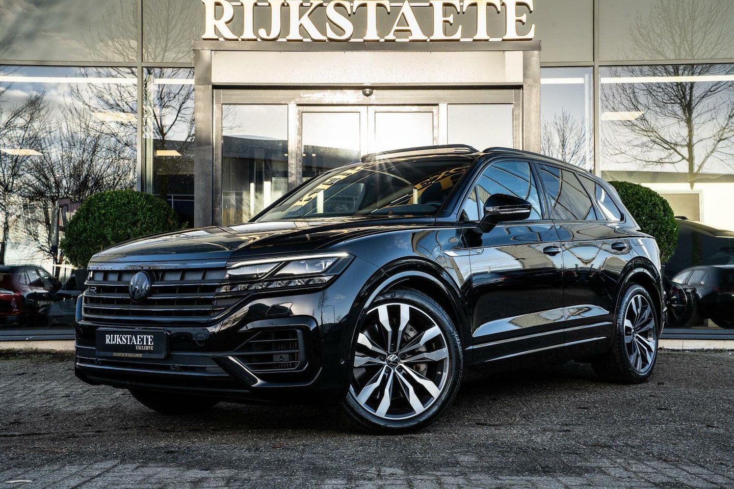 Volkswagen Touareg - R 3.0TSi 4MOTION|PANO|DYNAUDIO|HEADUP|21' - AutoWereld.nl