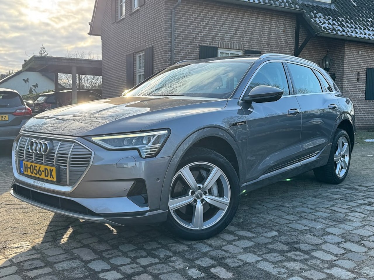 Audi e-tron - e-tron 50 quattro Launch edition plus 71 kWh Panodak,zwleer,trekhaak - AutoWereld.nl