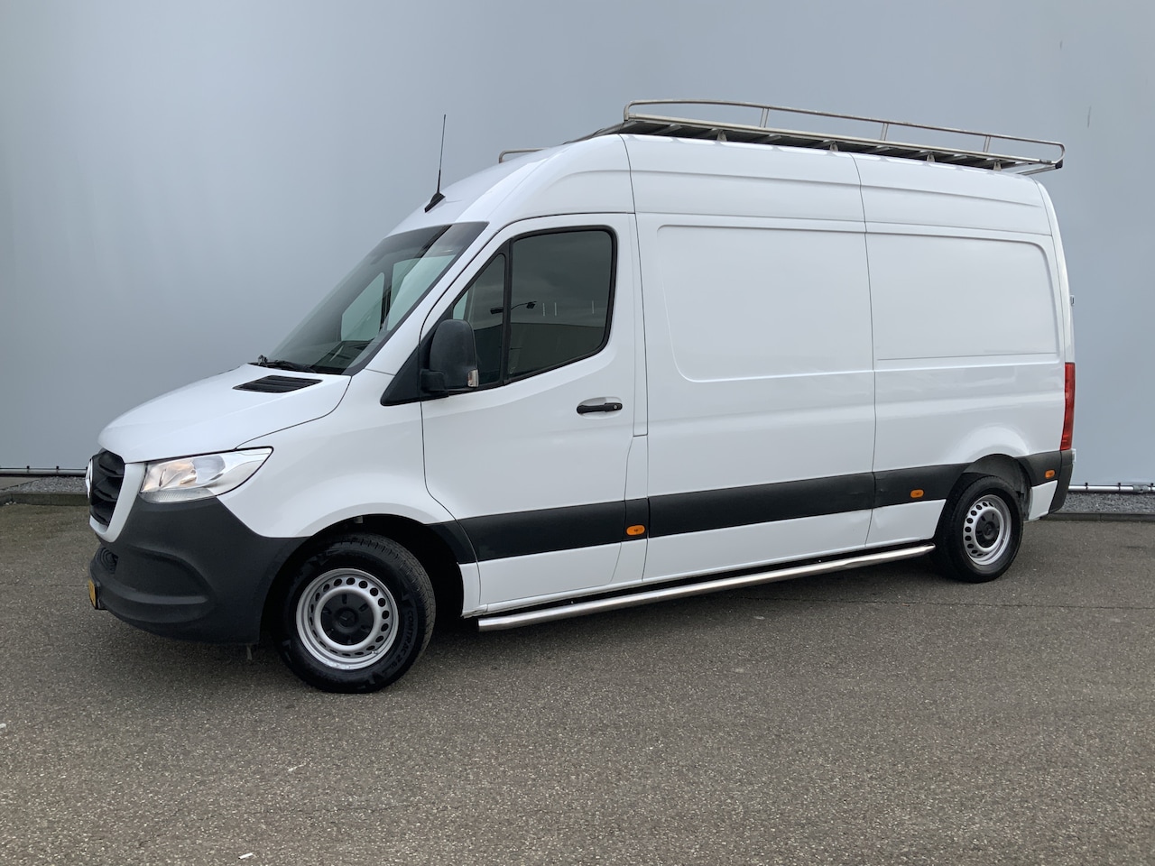 Mercedes-Benz Sprinter - 311 2.2 CDI L2H2 Automaat Airco 3 Zits Imperiaal Trap Trekhaak 2000 kg Euro 6 - AutoWereld.nl