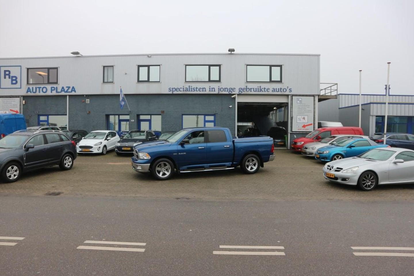 Dodge Ram 1500 - 5.7 V8 Crew Cab 5'7 / Dub Cabine / MARGE ! ! ! - AutoWereld.nl