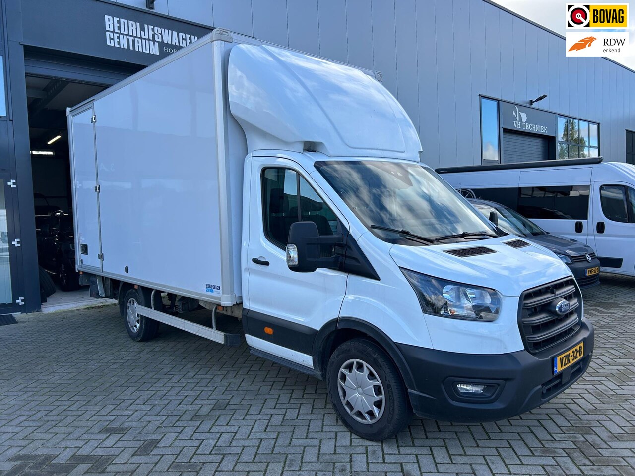 Ford Transit - 350 2.0 TDCI 130PK Trend Bakwagen met laadklep - AutoWereld.nl