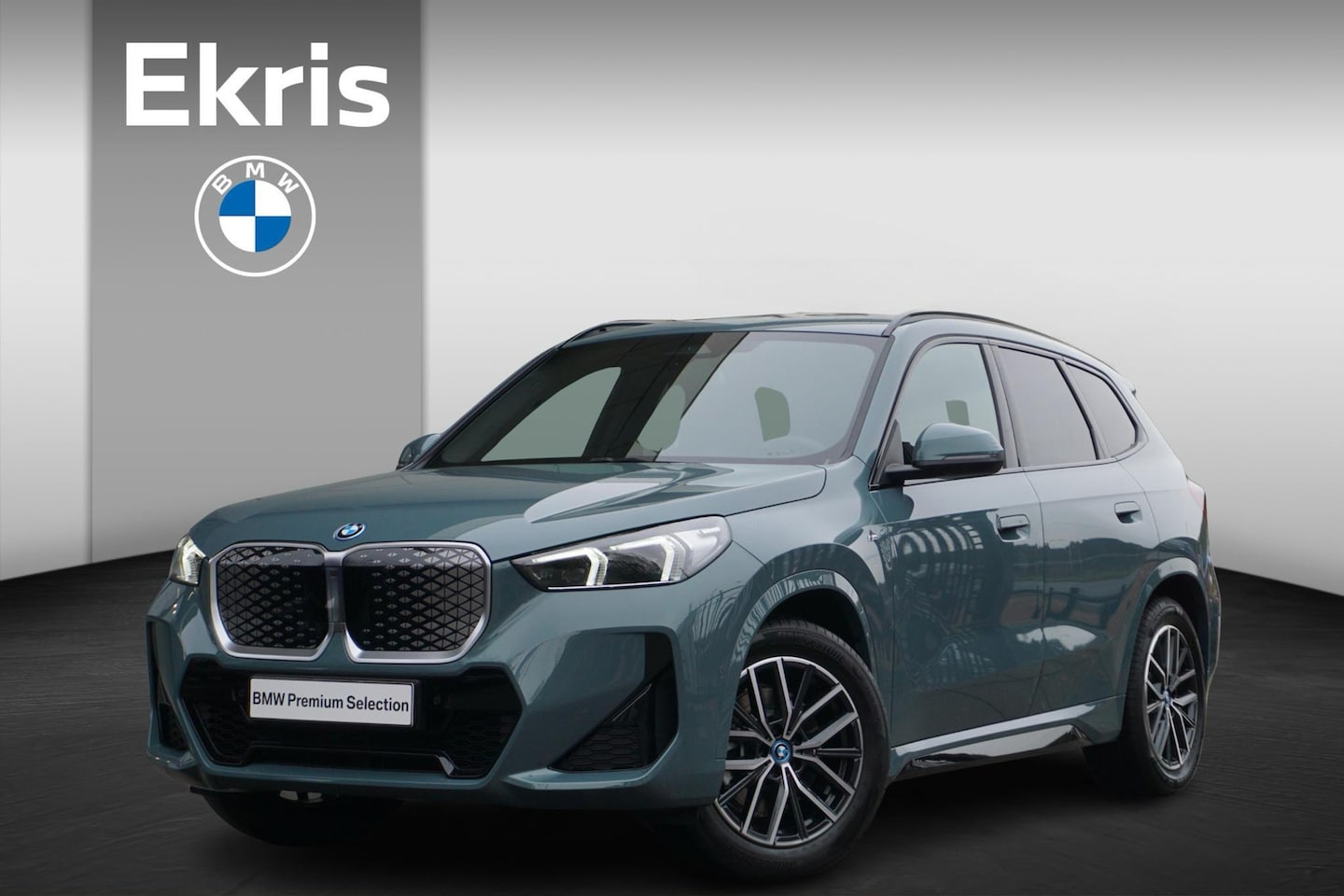 BMW iX1 - xDrive30 M Sportpakket | Premium Pack | Adaptieve LED koplampen | Stuurwielrand verwarmd - AutoWereld.nl