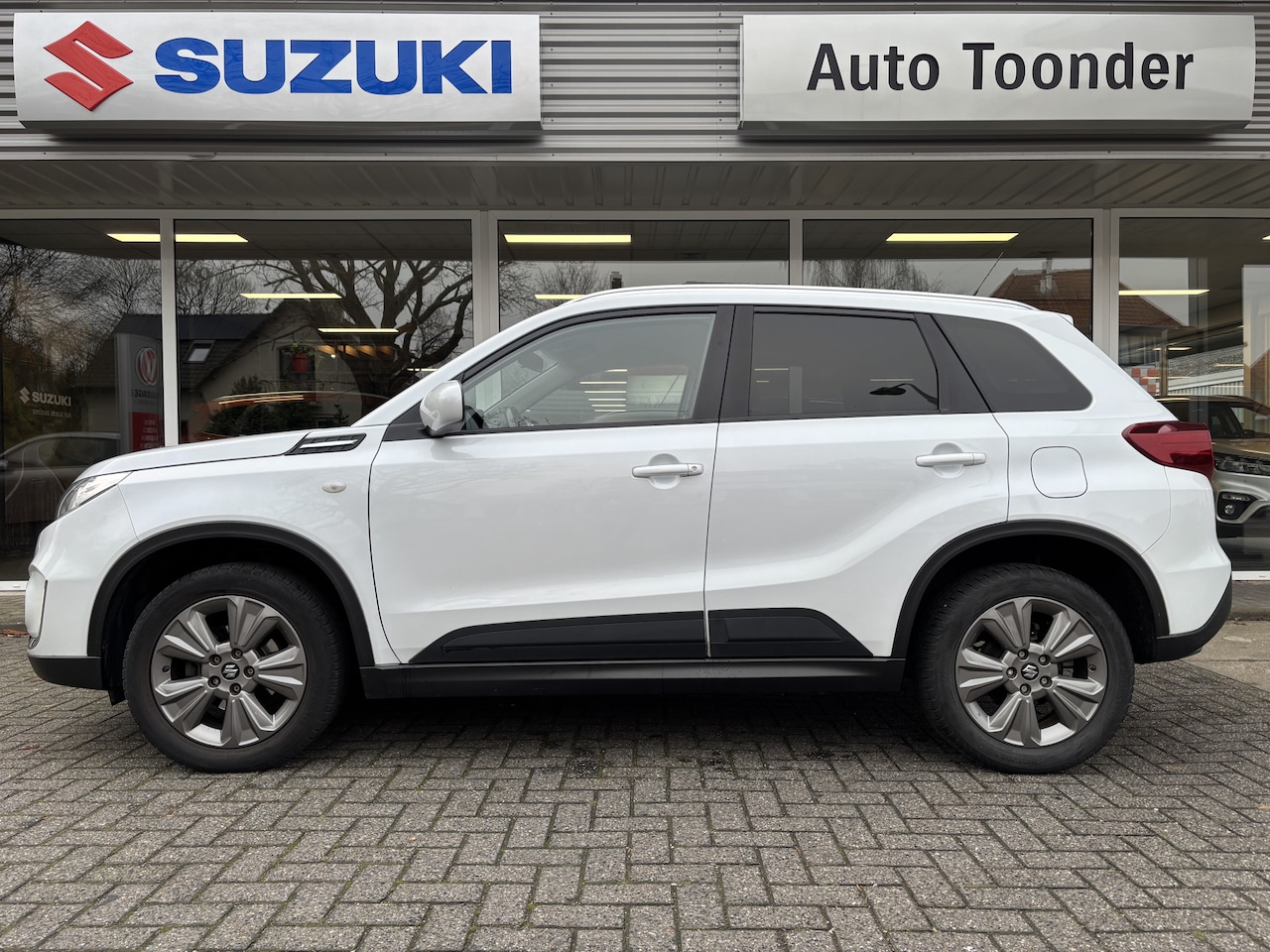 Suzuki Vitara - 1.0 Boosterjet Select/ Trekhaak afneembaar - AutoWereld.nl