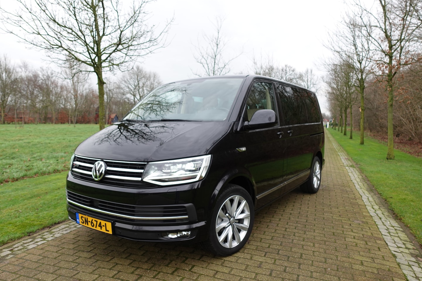 Volkswagen Transporter Multivan - 2.0 TDI L1H1 4Motion Highline | DSG | Schuifdak | Led | Full Option | 7 persoons | - AutoWereld.nl