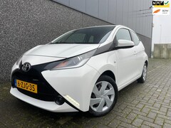 Toyota Aygo - 1.0 VVT-i x-play/Nieuwe APK en beurt