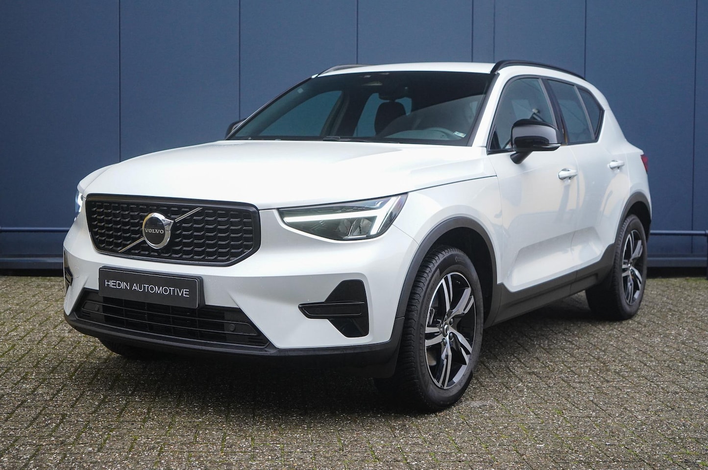 Volvo XC40 - B4 Plus Dark | Adaptive Cruise | BLIS | Power Seats |  Stoel/Stuurwielverwarming | Keyless - AutoWereld.nl