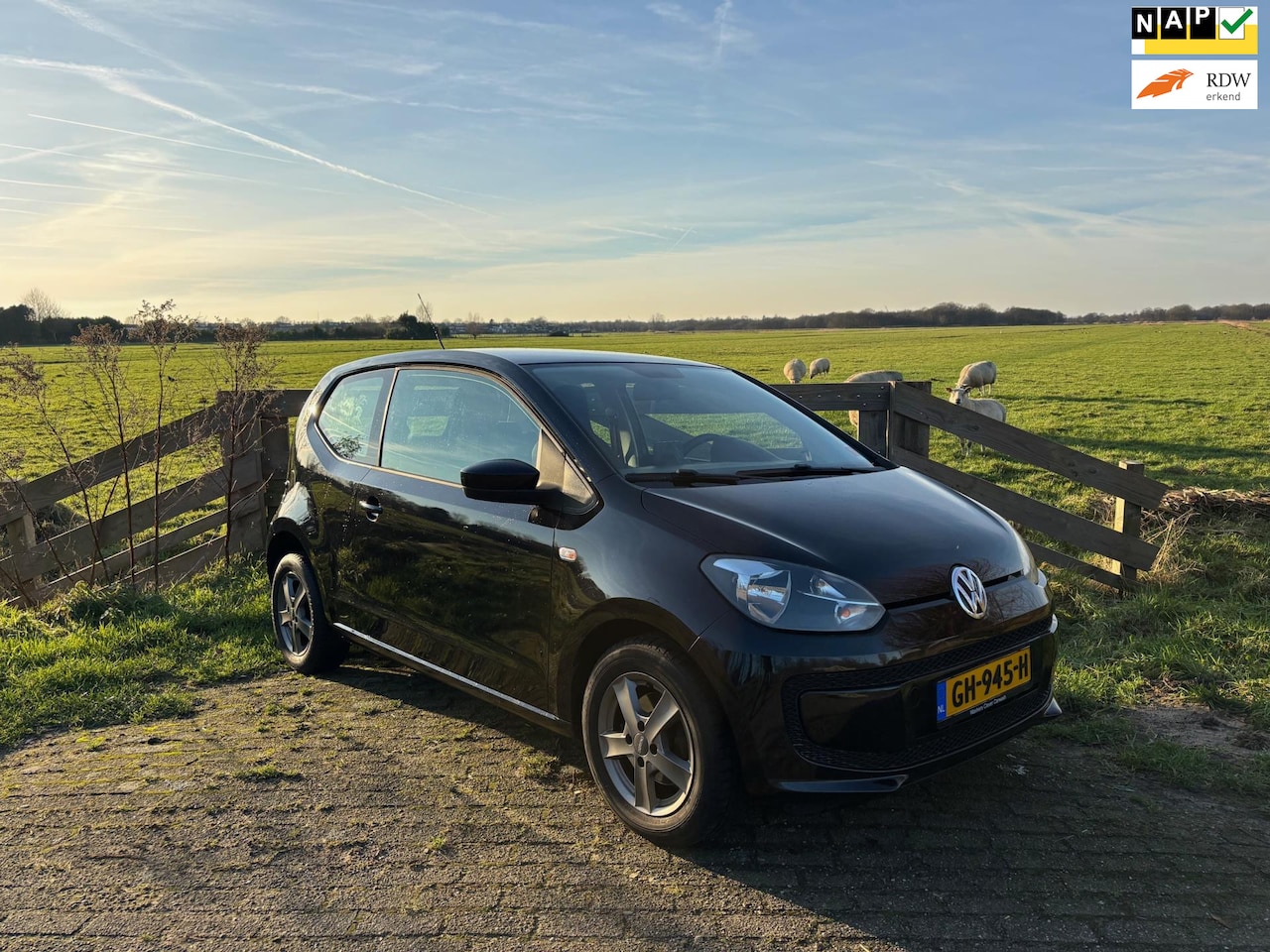 Volkswagen Up! - 1.0 take up! Navigatie, Airco - AutoWereld.nl