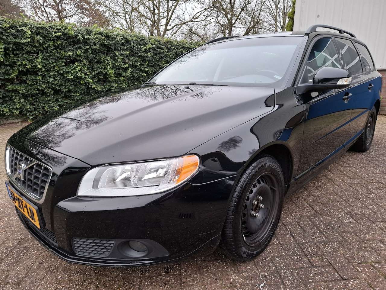 Volvo V70 - 2.4 D5 Momentum CLIMAT/CRUISE/LEER/PDC.A 185PK - AutoWereld.nl