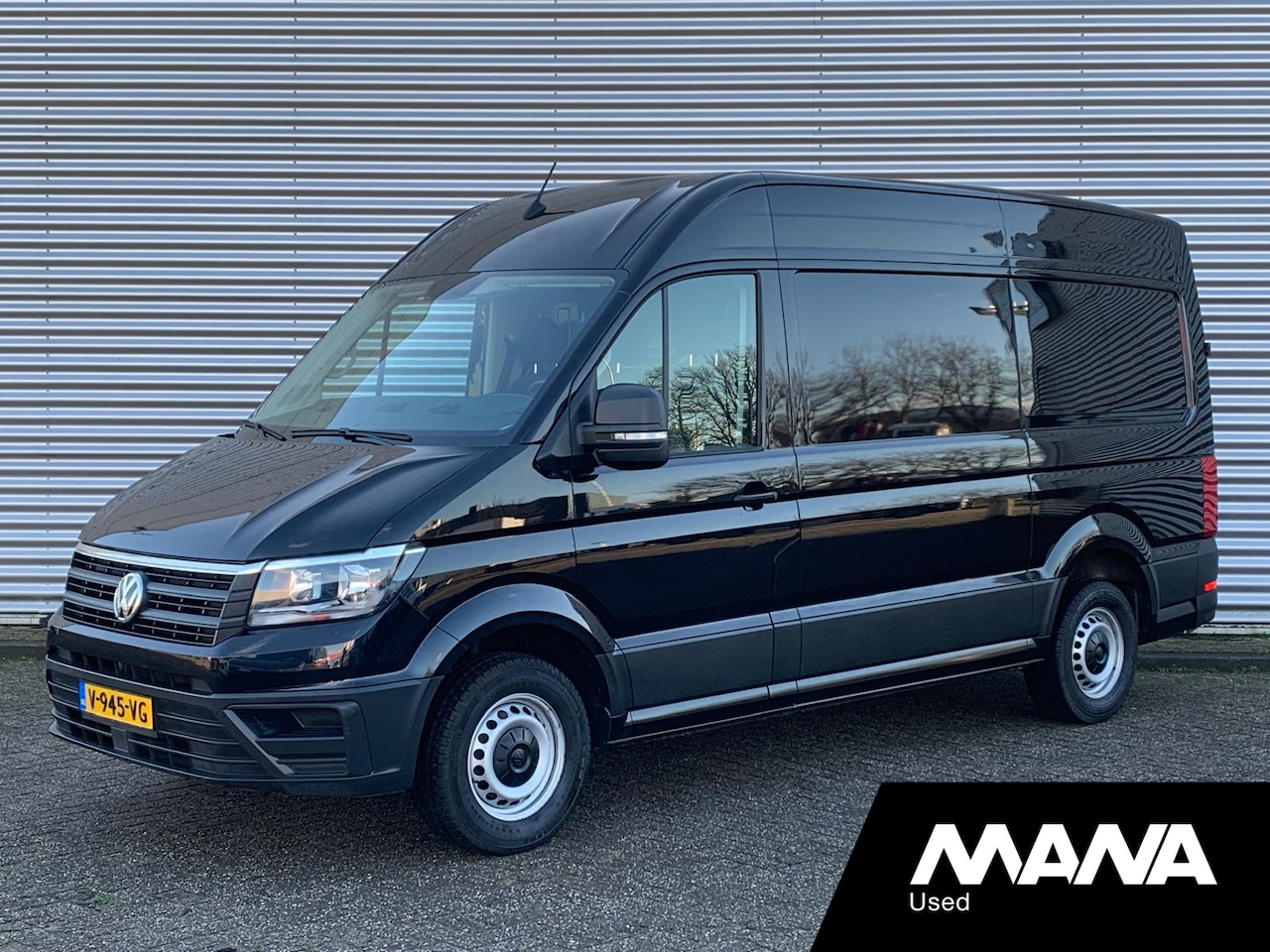 Volkswagen Crafter - 35 2.0 TDI L3H3 180PK Airco Trekhaak Cruise Achterwiel aandrijving Spiegelverwarming Start - AutoWereld.nl